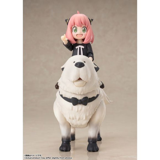 BOND FORGER -with ANYA- joins S.H.Figuarts!
Optional legs let you replicate sitting poses for BOND FORGER, while ANYA FORGER is a fixed pose figure that can be displayed riding BOND FORGER or seated.