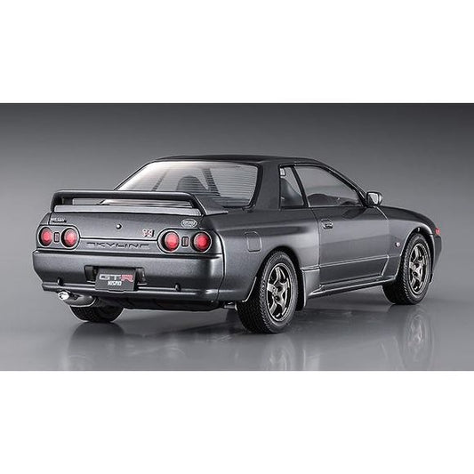 Hasegawa Nissan Skyline GT-R NISMO (BNR32) 1/24 Scale Model Kit