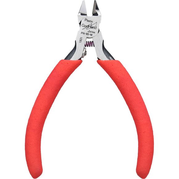 Even if it is small, it cuts well! Compact small single-edged nippers. Blade One Mini is a small single-edged nipper that is easy to handle even for people with small hands.
The sharpness is the same as the single-edged nipper standard model blade one nipper, and the slice cut allows you to obtain a beautiful cut surface. The thick and short grip fits in the palm of your hand, making it easy to handle even if you have small hands.
The blades are thick and durable, so even those who are not used to single-ed