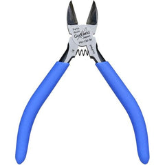 Cut plastic parts and resin in one go with the highly durable double-edged blade! Cut unnecessary parts and save time when modifying! Cut plastic parts and resin with the highly durable double-edged blade! Although the cut surface is not very clean, it can cut powerfully up to 6mm thick! It is a reliable tool that helps to reduce the time required for modifying plastic models and creating resin kits.

The flat blade makes it easy to cut along the surface of the part, and it is also great for removing protru