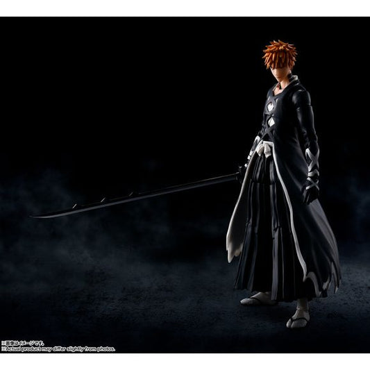 Ichigo Kurosaki from "BLEACH," in BANKAI mode from the Bleach: Thousand-Year Blood War, joins S.H.Figuarts! Featuring fine detail and flexible parts that don't get in the way of its high posability, this figure can re-create your favorite scenes. [Set Contents]Main Body, Four optional expressions, Three pairs of optional hands, Tensa Zangetsu