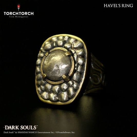 Appearing in "Dark Souls" and "Dark Souls III", this ring was found useful by many players trying to manage their equipment weight. The three-dimensional design is faithful to the in-game model, and the brass base is given an antique-processing to give it texture. Fans definitely don't want to miss out on ordering this beautiful ring, so don't miss out and be sure to order yours today! [Materials]: Brass, Silver 925