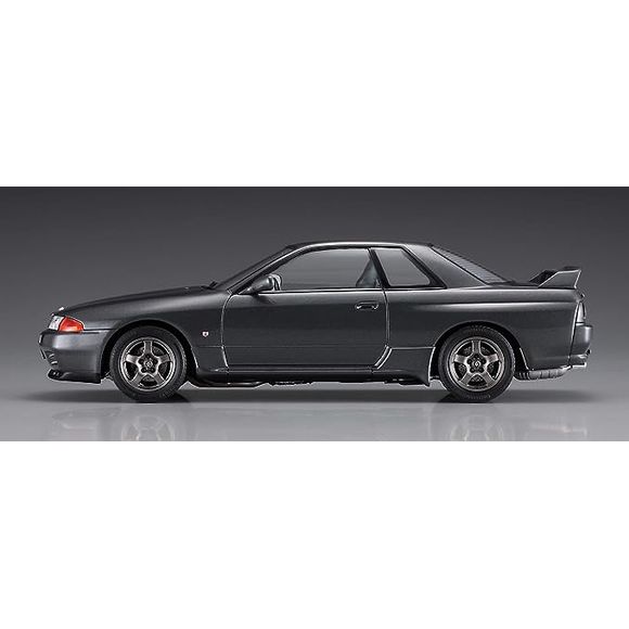 Hasegawa Nissan Skyline GT-R NISMO (BNR32) 1/24 Scale Model Kit | Galactic Toys & Collectibles